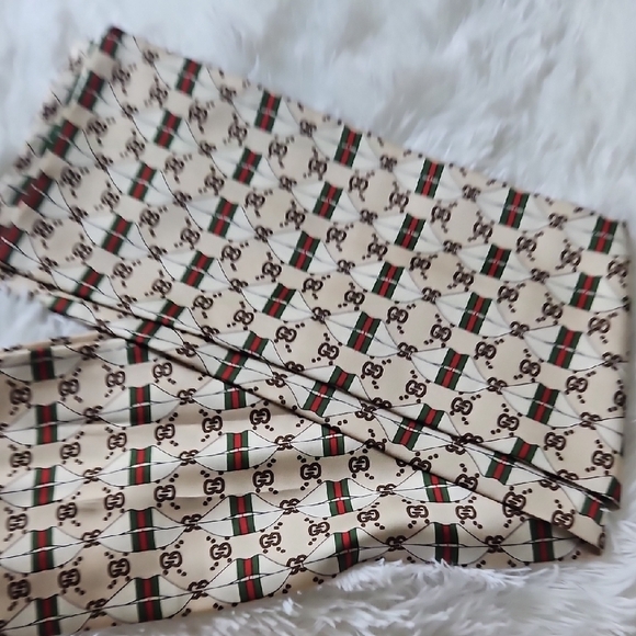 Gucci Beige Seda Patterned Scarf. 56 Long By 6 Width - Picture 2 of 4